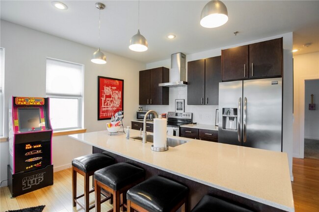 Foto del edificio - 390 W 5th St