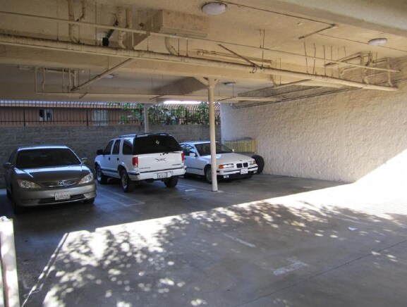 Building Photo - 4734 S Slauson Ave