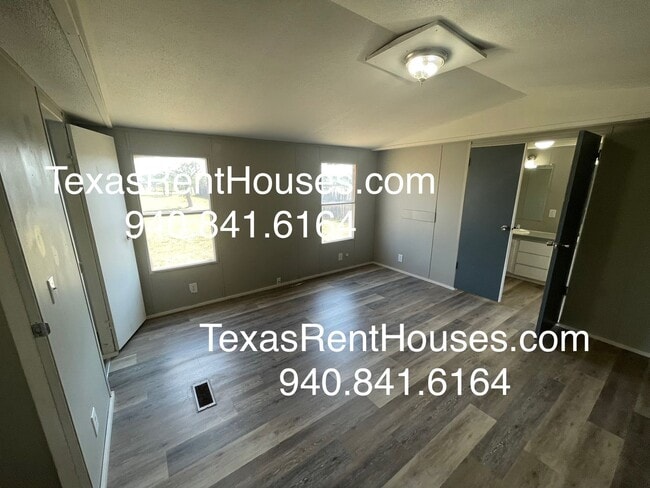 Foto del edificio - Charming 3-Bedroom Home on 5 Acres – Peace...