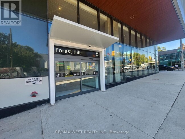 Building Photo - 2020-2020 Bathurst St