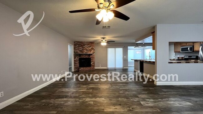 Building Photo - 3 Bed, 2 Bath Spring Valley Lake Home!!!