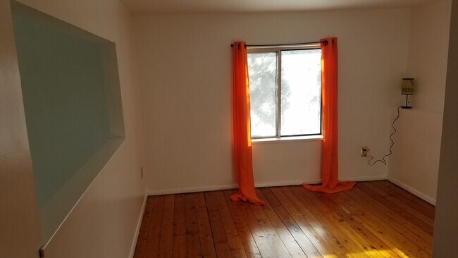 Foto del edificio - 661 Springtown Rd