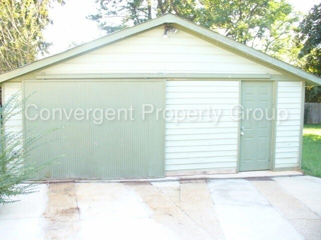 Building Photo - 112 Edgewood Dr