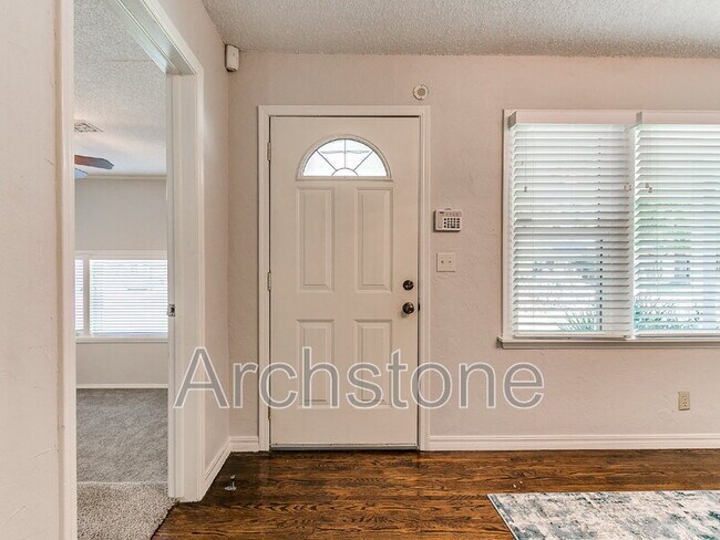 Foto del edificio - 1732 Carlisle Rd