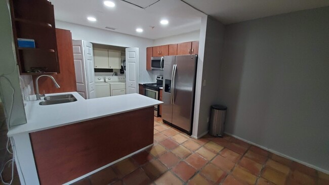 Kitchen - 8801 Cleary Blvd