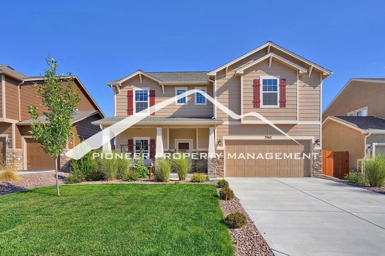 Stunning Single Family Home with 3 Car Gar... House Rental in