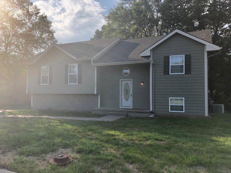1500 Emerald Cir, Kearney, MO 64060 House Rental in Kearney, MO