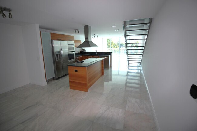 Foto del edificio - 2950 NE 188th St