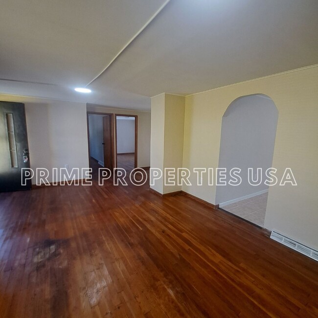 Building Photo - 15 Krepps Rd