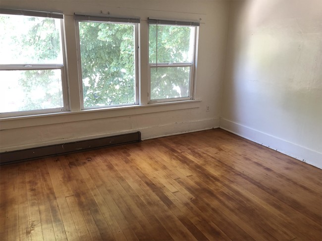 Building Photo - 515 S Almon St
