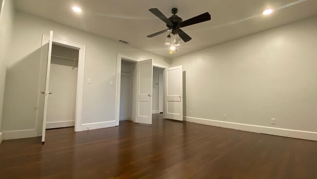 Building Photo - Farmhouse