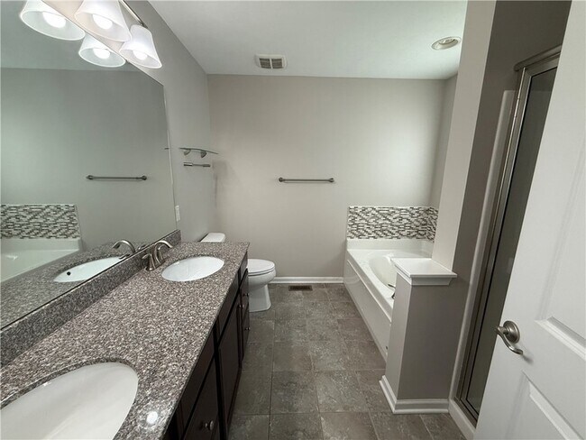 Foto del edificio - 202 Pointe View Dr