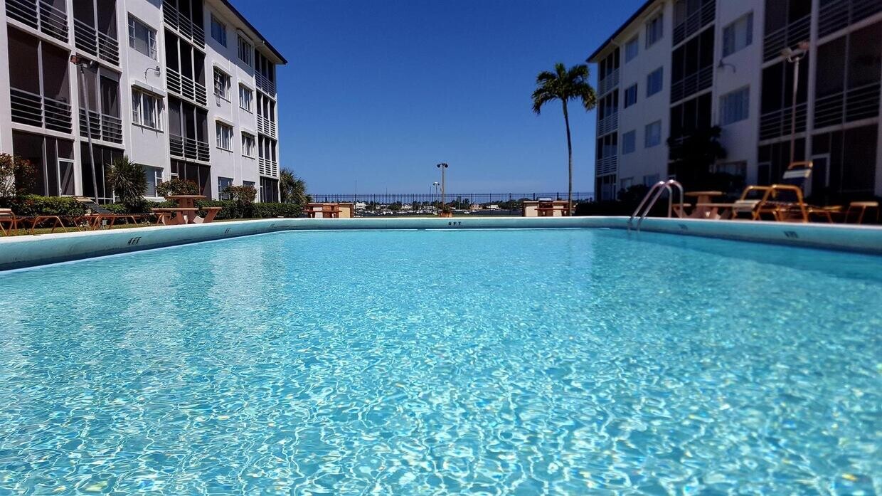 Primary Photo - 4500 N Flagler Dr
