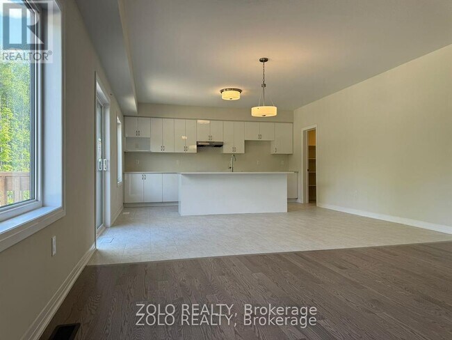 Building Photo - 3163 Searidge St