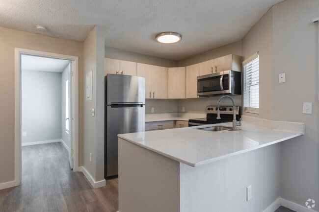 2 BR, 2 BA - 1,039SF - Kitchen - Highgate Apartments