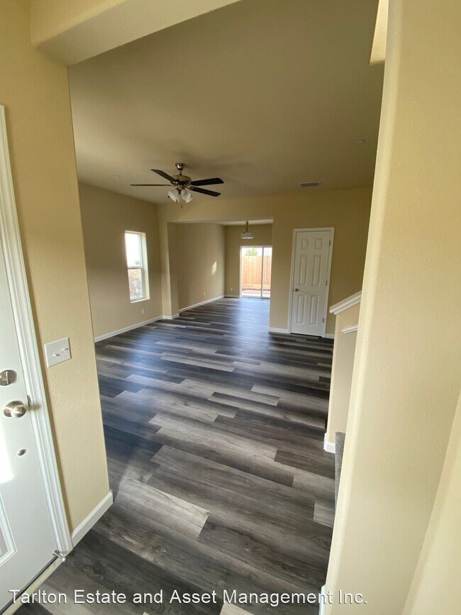 Building Photo - 3 br, 2.5 bath House - 1384 Carlsbad Drive