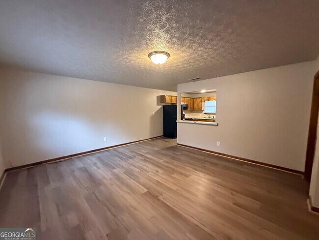 Foto del edificio - 101 Cooper Springs Ct