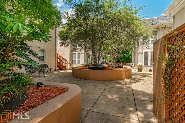 Foto del edificio - 1118 Rosedale Dr NE