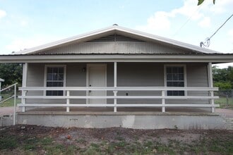 Building Photo - 1016 Bennett Ave