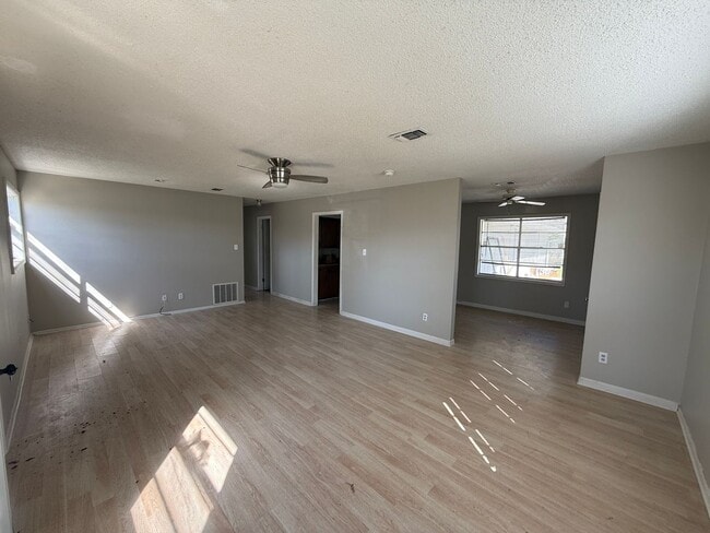 Building Photo - 3200 Meador Rd