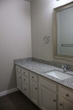 Building Photo - 1322 Seals St