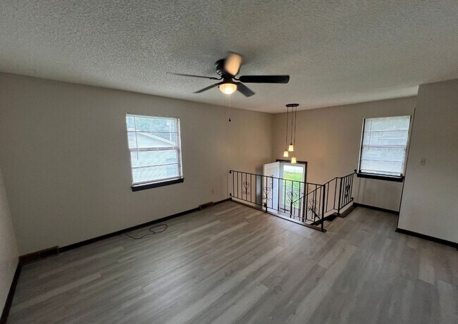 Foto del edificio - 2 Bedroom Duplex with Bonus Space – Perfec...