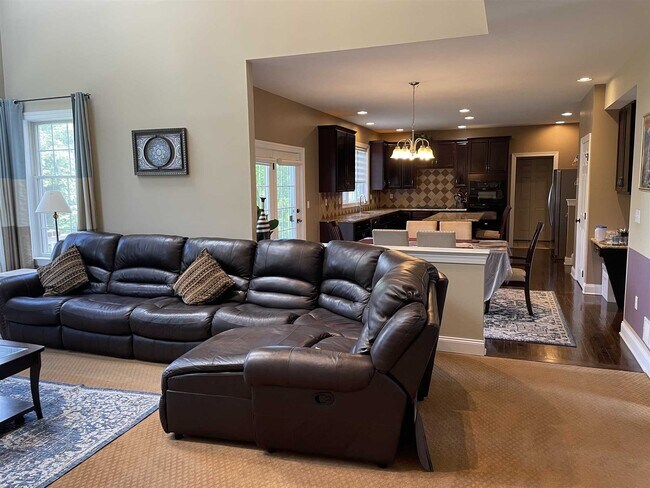 Building Photo - 110 Ridgeline Dr