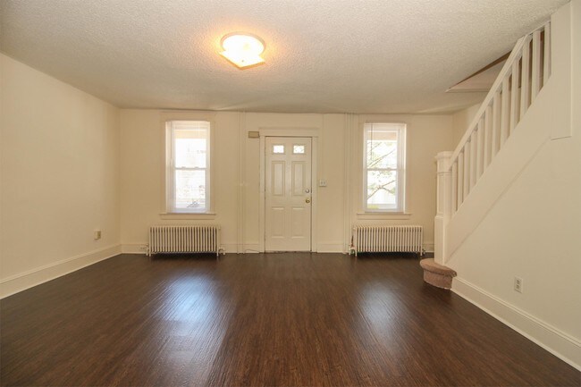 Foto del edificio - 312 E 5th St