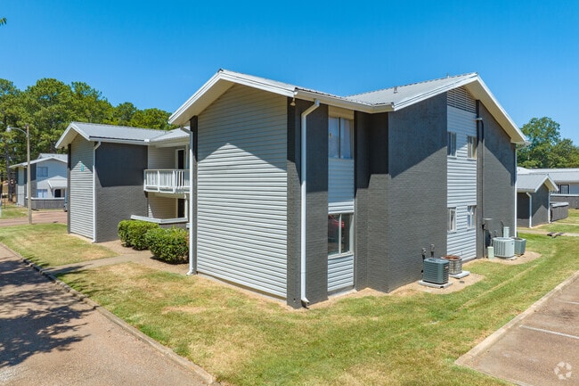 Building Photo - Pines Apartments