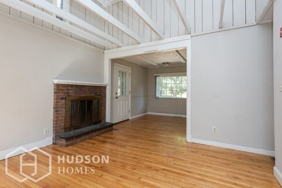 Foto del edificio - 2 Clover St, Lakeville, MA