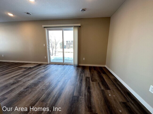 Building Photo - 3 br, 3 bath House - 6162 Manchester Ave NE