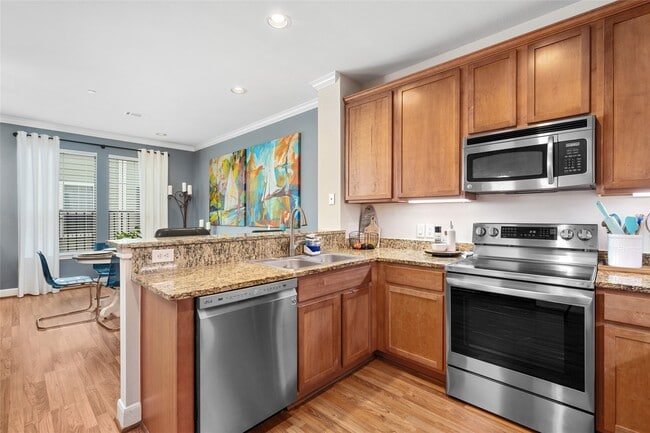 Building Photo - 3001 Murworth Dr