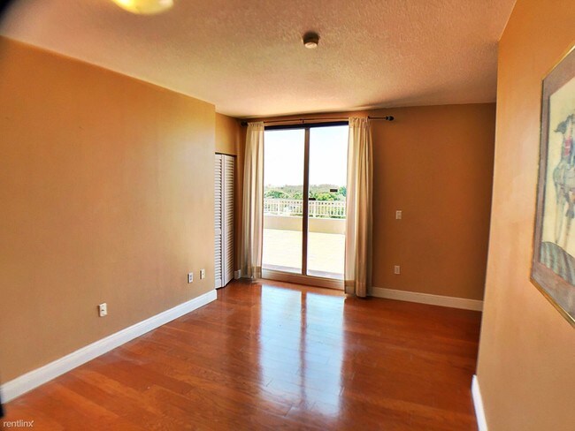 Foto del edificio - 1650 Coral Way