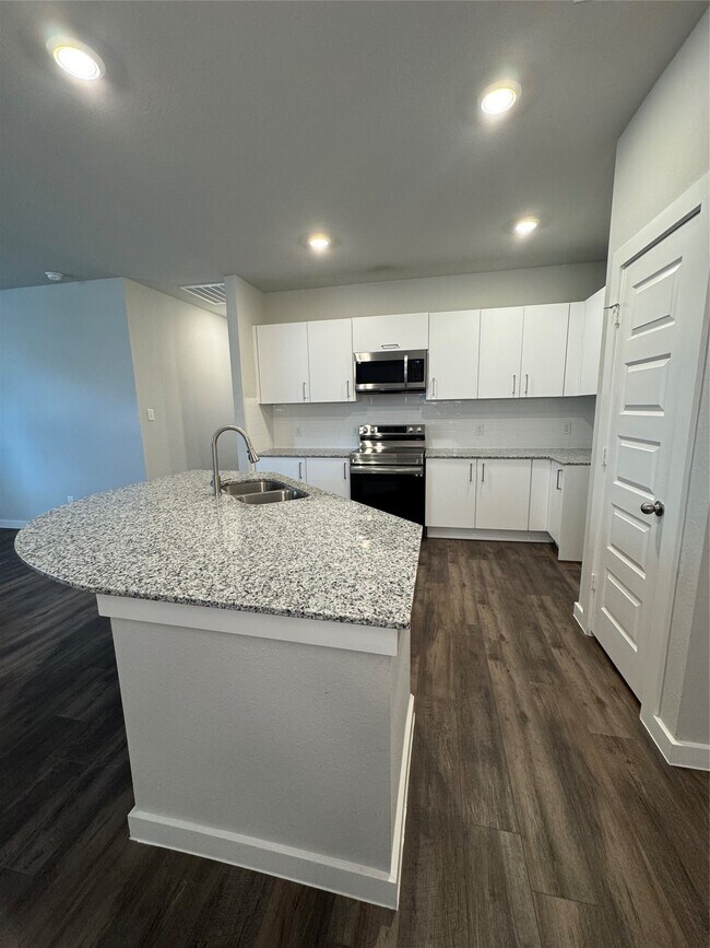 Foto del edificio - 9906 Grosbeak Ln