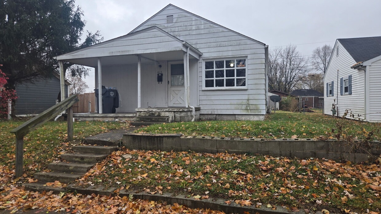 Primary Photo - 415 E 35th St