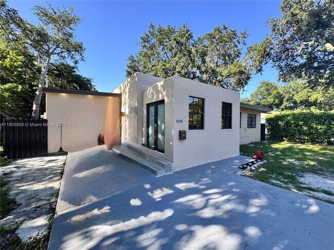 Foto del edificio - 6159 SW 22nd St