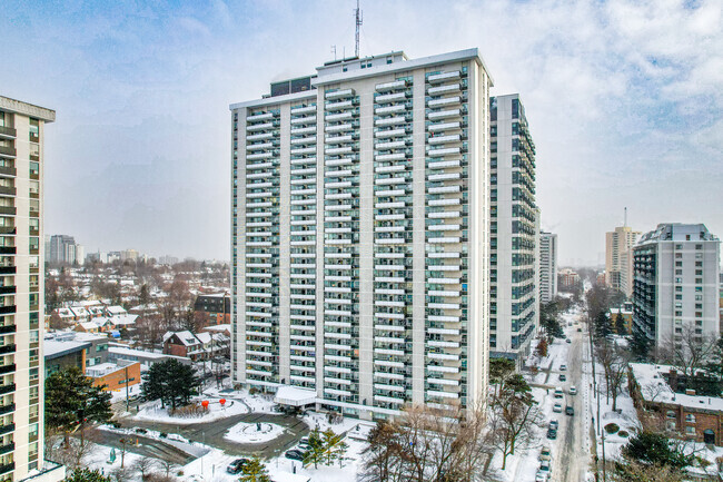 Building Photo - 77 Davisville