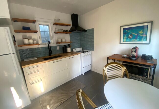 Foto del edificio - 805 Highland Ave