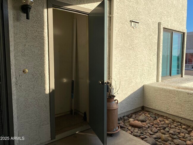 Foto del edificio - 9205 N 59th Ave