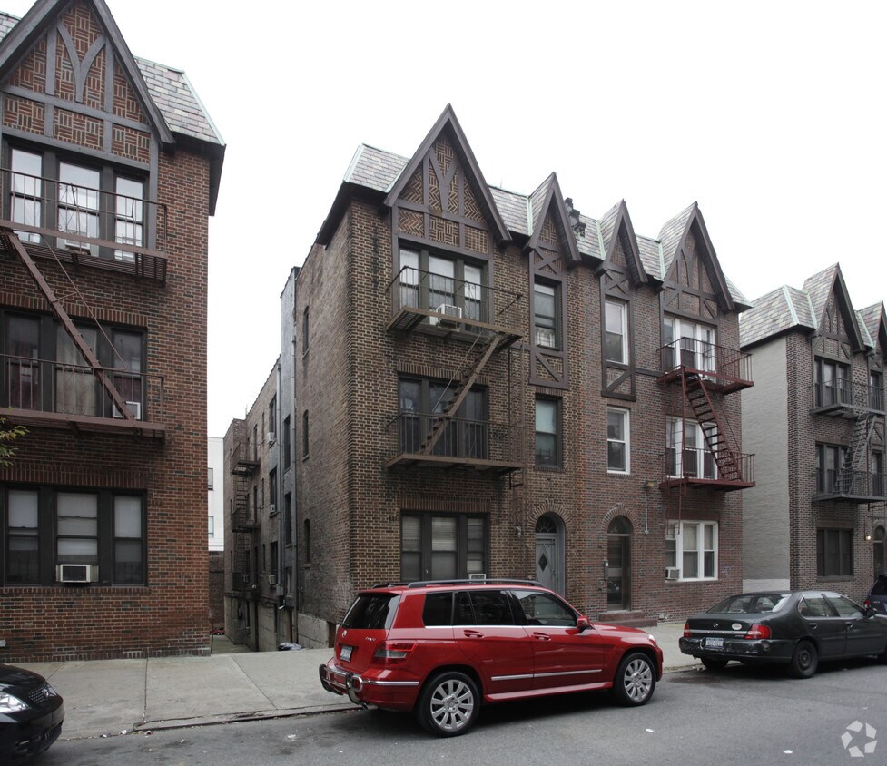 Primary Photo - 45-24 39th Pl