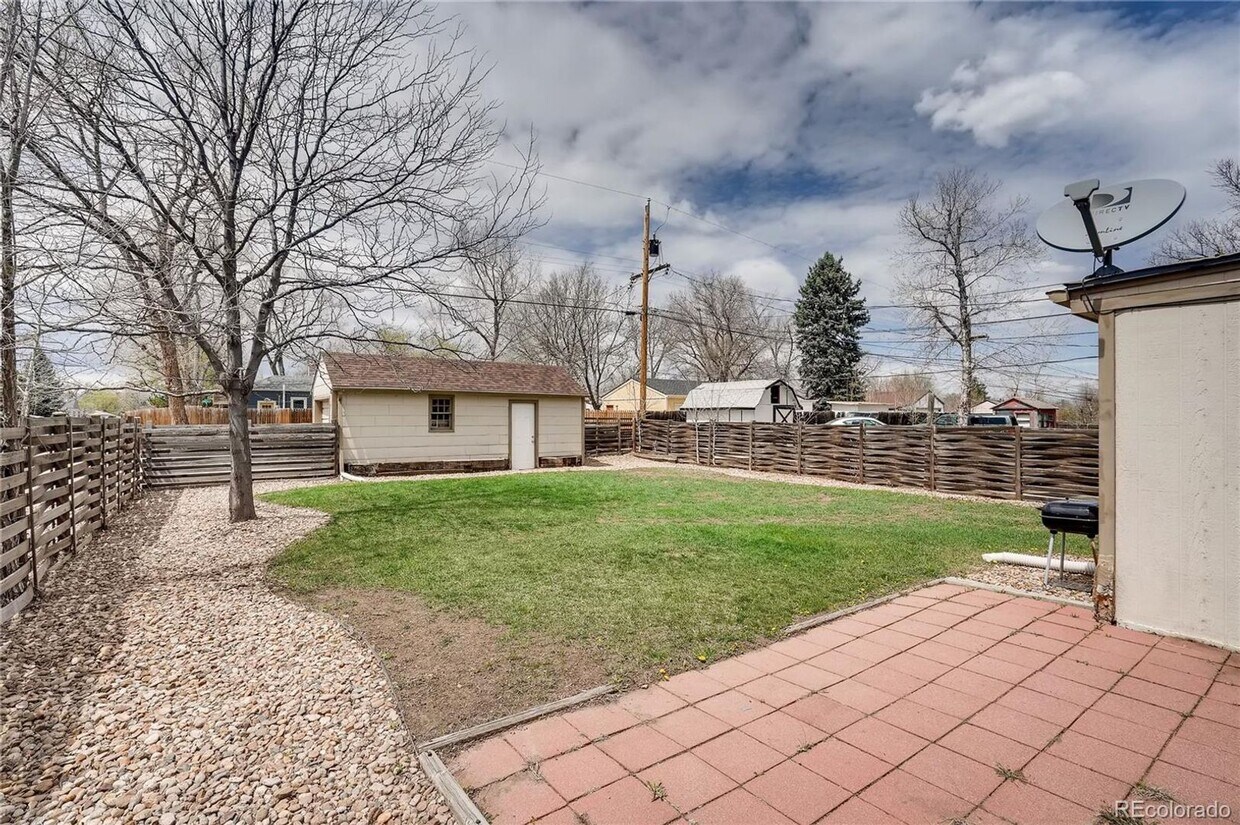 Building Photo - 4 bed ranch next to DU