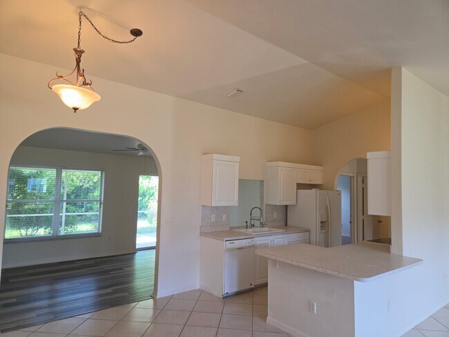 Building Photo - 1816 SW 38th Terrace