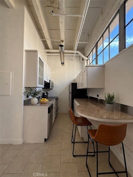 Foto del edificio - 312 W 5th St