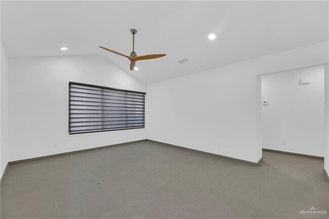 Foto del edificio - 12 East St