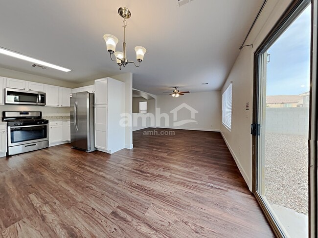 Foto del edificio - 9678 Brooks Lake Ave