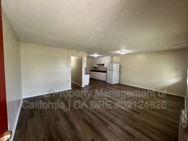 Foto del edificio - 1240 Eunice Ct