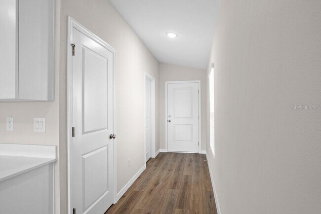 Building Photo - 36920 Sagemoor Dr