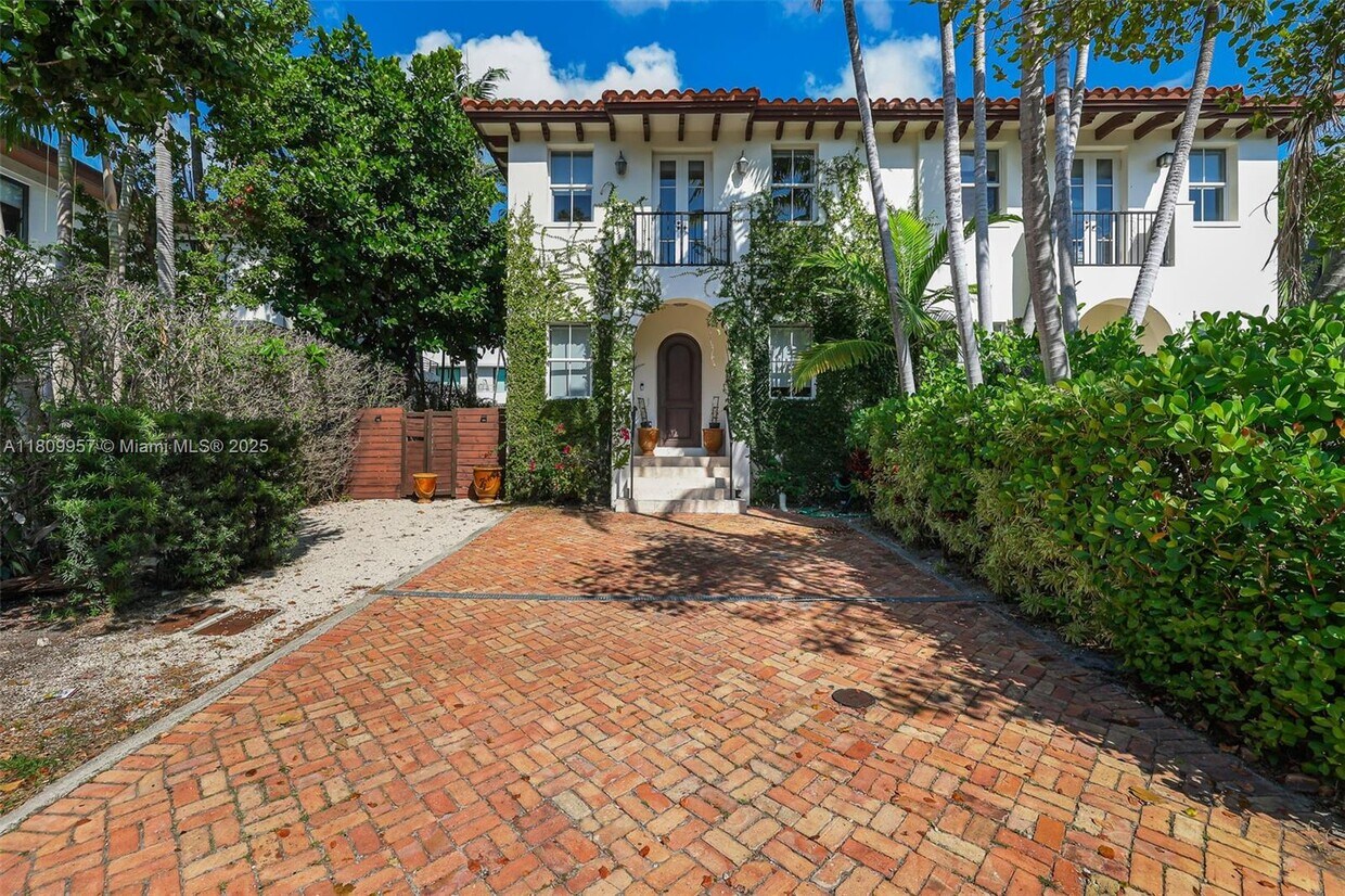 Foto principal - 464 Fernwood Rd