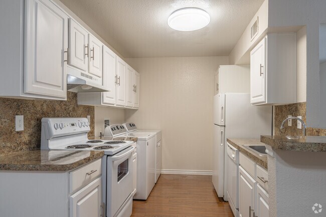 2HAB, 2BA - 983 ft² - Lakewood Apartments