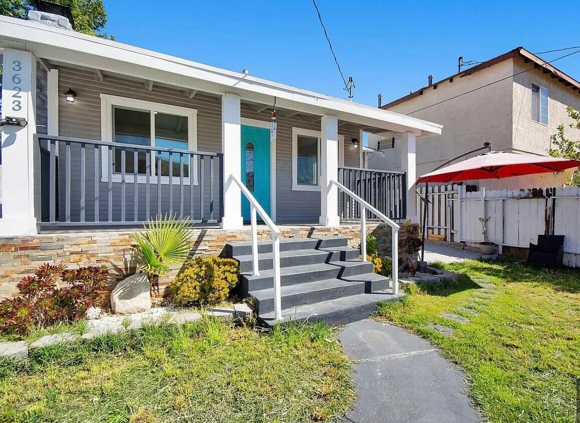 Foto principal - 3623 3rd Ave